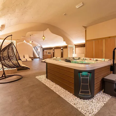 Oázis Hotel*** 4*