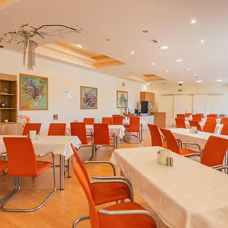 Oázis Hotel*** Hotel
