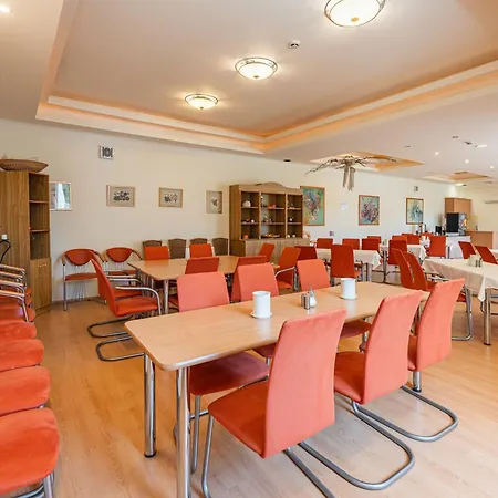 Oázis Hotel*** Hotel 4*