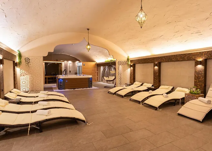 Oazis Hotel*** Отель Надьканижа