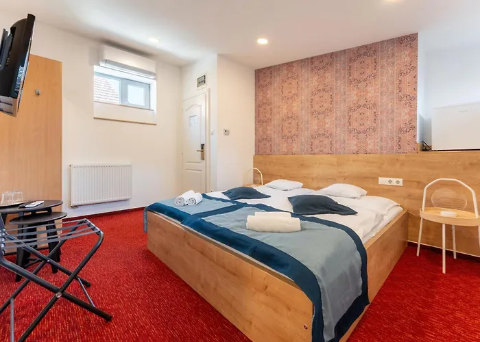 Oazis Hotel*** Отель Надьканижа